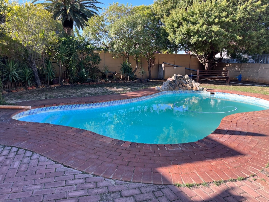 8 Bedroom Property for Sale in Table View Western Cape